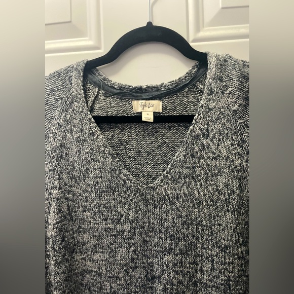 NWT XL Style & Co. Black White V Neck Ribbed Trim Boho Retreat Sweater - Picture 3 of 9